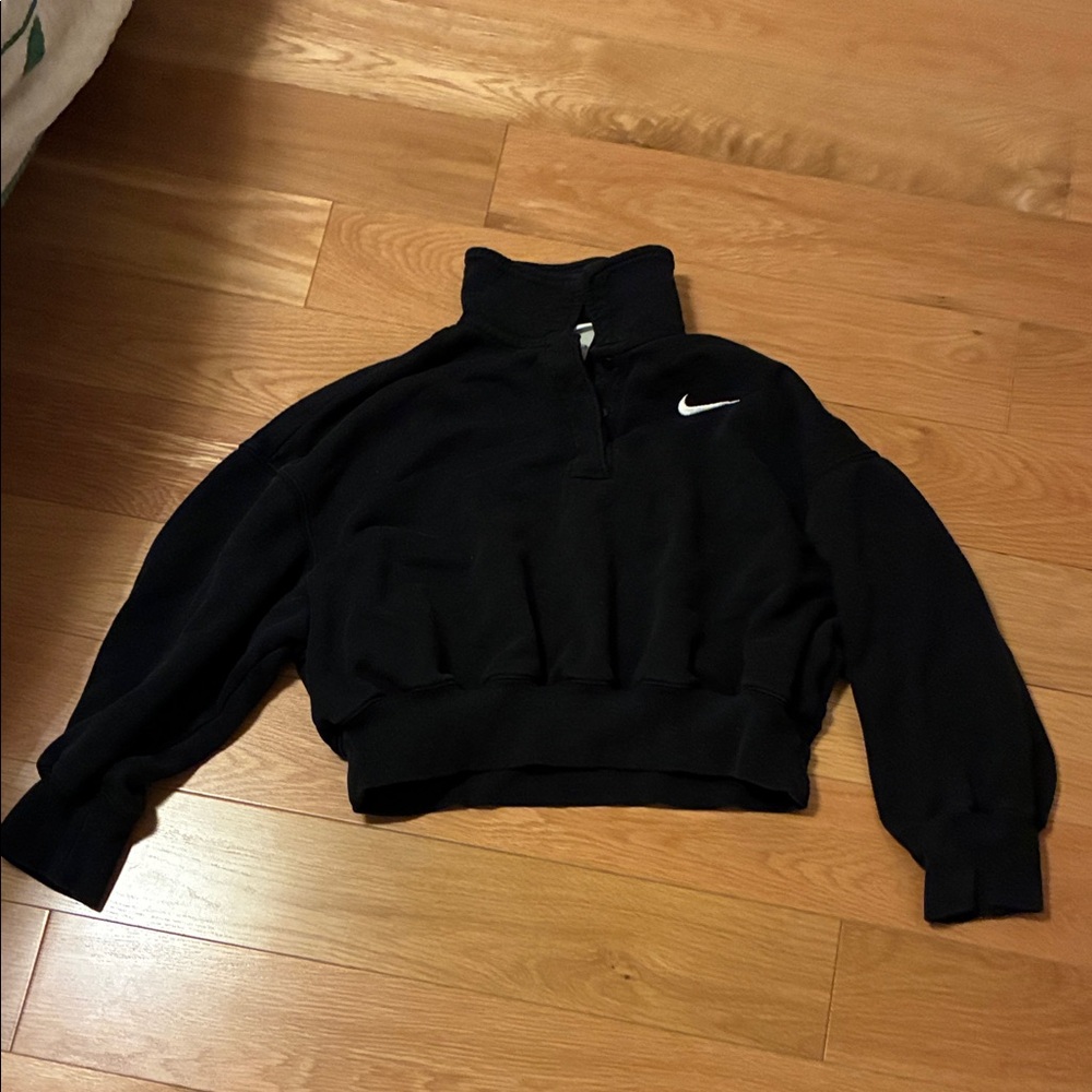 Nike Black Cropped Sweatshirt